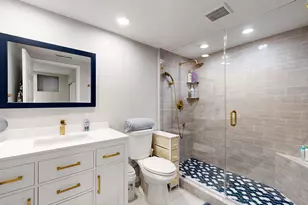 626 W Buckingham Pl, Chicago, IL 60657 - Photo 15
