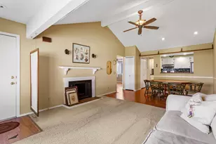 2412 Heritage Dr, Champaign, IL 61822 - Photo 9