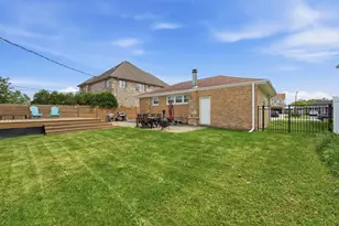 8130 W Berwyn Ave, Chicago, IL 60656 - Photo 25