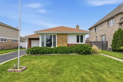 8130 W Berwyn Avenue, Chicago, IL 60656 - Photo 1