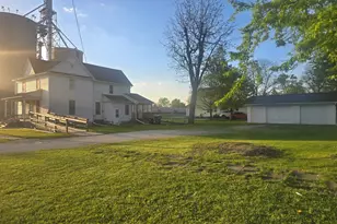 102 E Washington St, Ashkum, IL 60911 - Photo 31