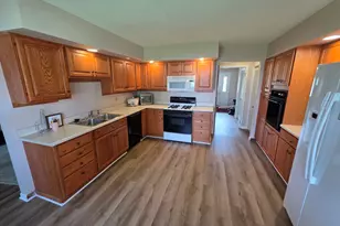 1706 16th Ave, Sterling, IL 61081 - Photo 5