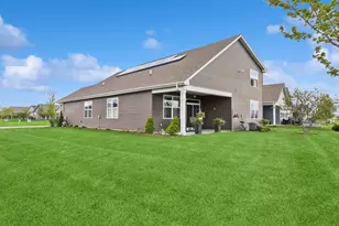 849 Americana Ave, Pingree Grove, IL 60140 - Photo 19
