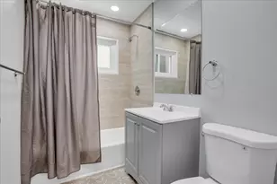 7351 N Ridge Blvd, Chicago, IL 60645 - Photo 17