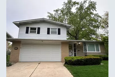 821 W Manor Court, Glenwood, IL 60425 - Photo 1