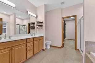 3624 Creekside Ct, Winthrop Harbor, IL 60096 - Photo 13
