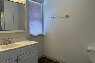 1103 Stratford Ct, Elgin, IL 60120 - Photo 9