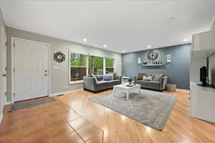 5844 Capri Ln, Morton Grove, IL 60053 - Photo 5