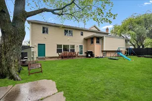 5844 Capri Ln, Morton Grove, IL 60053 - Photo 25