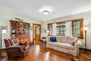 821 N Grove Ave, Oak Park, IL 60302 - Photo 3