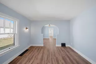 507 W 12th St, Sterling, IL 61081 - Photo 5
