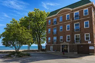 1055 W Pratt Blvd, Chicago, IL 60626 - Photo 1