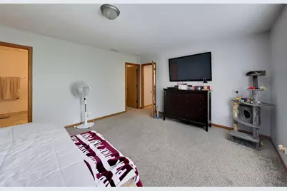 527 W Mara Lynn Court, Round Lake, IL 60073 - Photo 17
