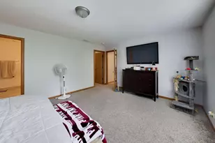 527 W Mara Lynn Ct, Round Lake, IL 60073 - Photo 17