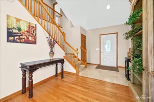 727 Lisa Rd, West Dundee, IL 60118 - Photo 3