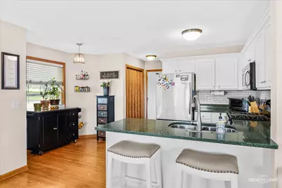 727 Lisa Road, West Dundee, IL 60118 - Photo 9