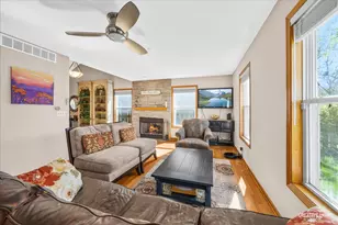 727 Lisa Rd, West Dundee, IL 60118 - Photo 7