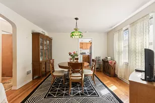 207 Brown Ave, Evanston, IL 60202 - Photo 5