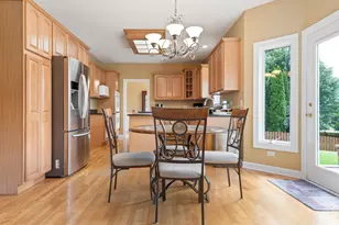 852 Sunrise Dr, South Elgin, IL 60177 - Photo 13