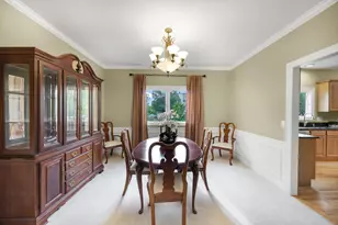 852 Sunrise Dr, South Elgin, IL 60177 - Photo 9