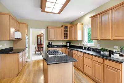 852 Sunrise Drive, South Elgin, IL 60177 - Photo 5