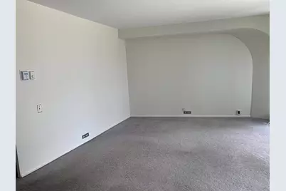 300 N State Street #2627, Chicago, IL 60654 - Photo 9