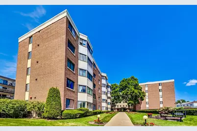 5500 Lincoln Avenue #201W, Morton Grove, IL 60053 - Photo 1