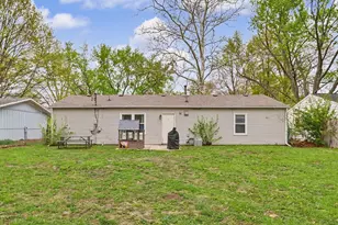 2405 Lawndale Dr, Champaign, IL 61821 - Photo 17