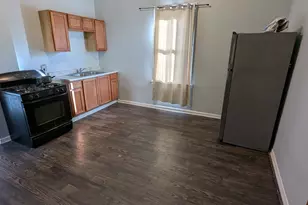 8112 S Exchange Ave, Chicago, IL 60617 - Photo 3
