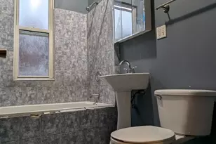 8112 S Exchange Ave, Chicago, IL 60617 - Photo 7