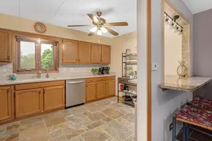 10985 S 84th Ave, Palos Hills, IL 60465 - Photo 9