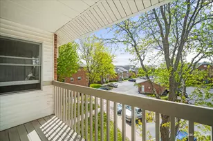 1352 Cunat Ct, Lake in the Hills, IL 60156 - Photo 17