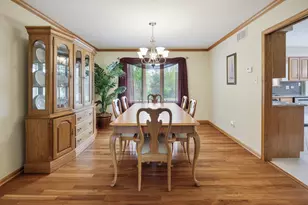 8903 Vail Ln, Woodridge, IL 60517 - Photo 7