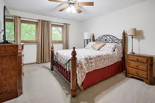 8903 Vail Ln, Woodridge, IL 60517 - Photo 13