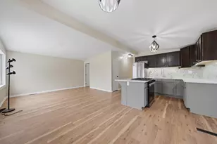 7932 W 98th Pl, Hickory Hills, IL 60457 - Photo 13