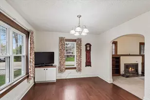802 Kirkwood Ave, Winthrop Harbor, IL 60096 - Photo 9