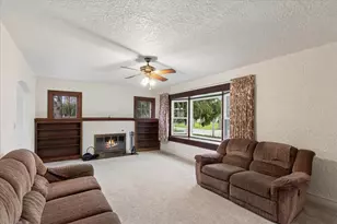 802 Kirkwood Ave, Winthrop Harbor, IL 60096 - Photo 7