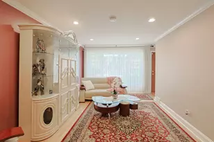 8711 Hamlin Ave, Skokie, IL 60076 - Photo 5
