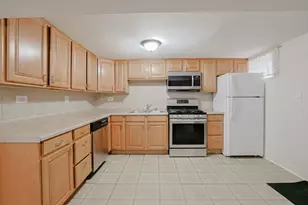 8711 Hamlin Ave, Skokie, IL 60076 - Photo 15