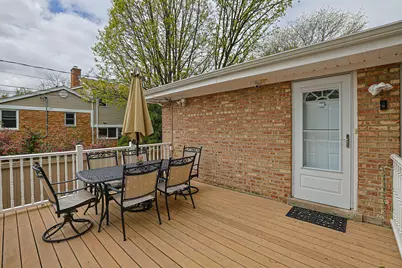 8711 Hamlin Avenue, Skokie, IL 60076 - Photo 25