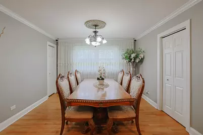 8711 Hamlin Avenue, Skokie, IL 60076 - Photo 13