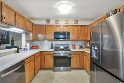 627 N Charter Hall Drive, Palatine, IL 60067 - Photo 11