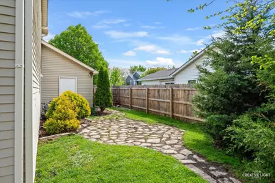 453 Newport Circle, Oswego, IL 60543 - Photo 13