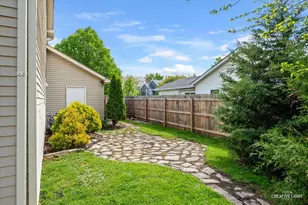 453 Newport Cir, Oswego, IL 60543 - Photo 13