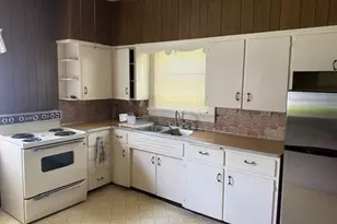 900 E Browning St, Marion, IL 62959 - Photo 5