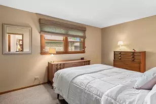 913 Andermann Ln, Darien, IL 60561 - Photo 13