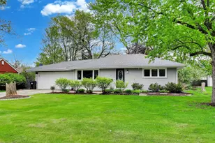 9 Johnathan Rd, Lake Zurich, IL 60047 - Photo 1