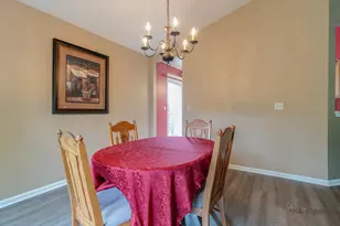 71 W Chatham Ln, Round Lake, IL 60073 - Photo 11