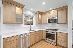 223 Kenloch Ave, Libertyville, IL 60048 - Photo 3