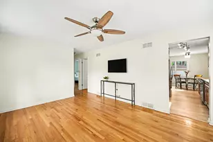 449 W Verret St, Elmhurst, IL 60126 - Photo 9
